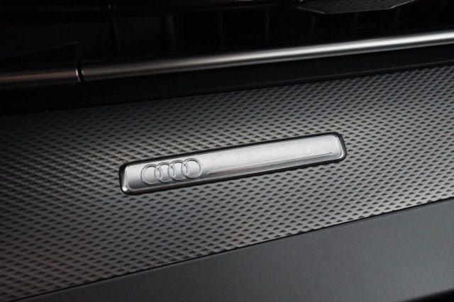 AUDI A3 A3 allstreet TFSI 110 kW S tronic Identity Contras