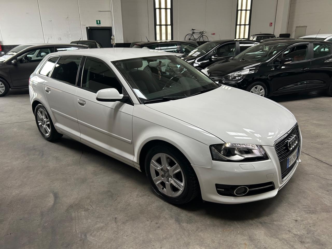 Audi A3 Cabrio 1.6 TDI 105 CV CR Attraction