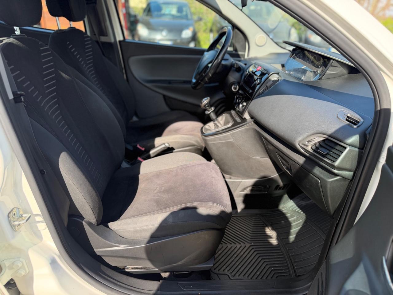 Lancia Ypsilon 1.2 (120.000KM)