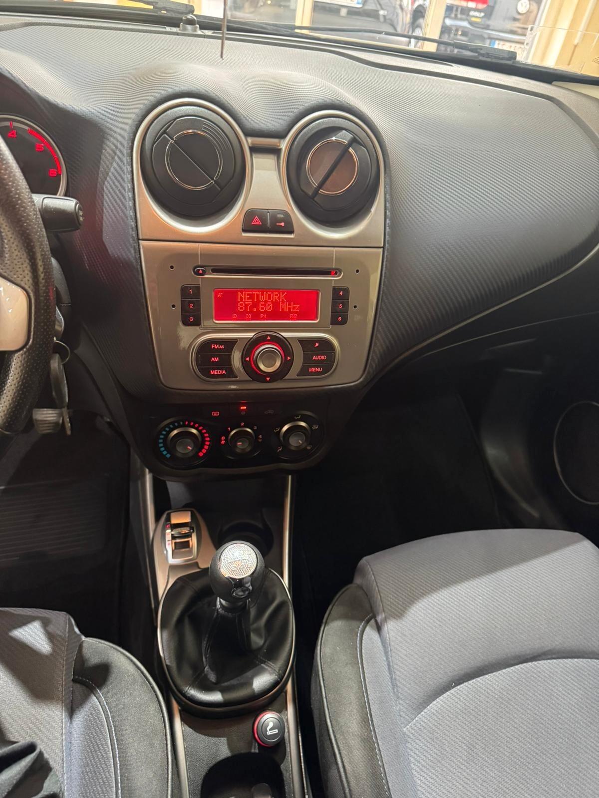 Alfa Romeo MiTo 1.6 JTDm 16V Distinctive Sport Pack