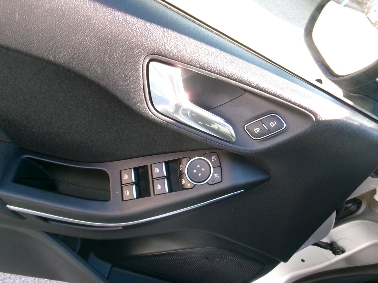 Ford Fiesta 5P 1.2 GPL DI SERIE TITANIUM PACK
