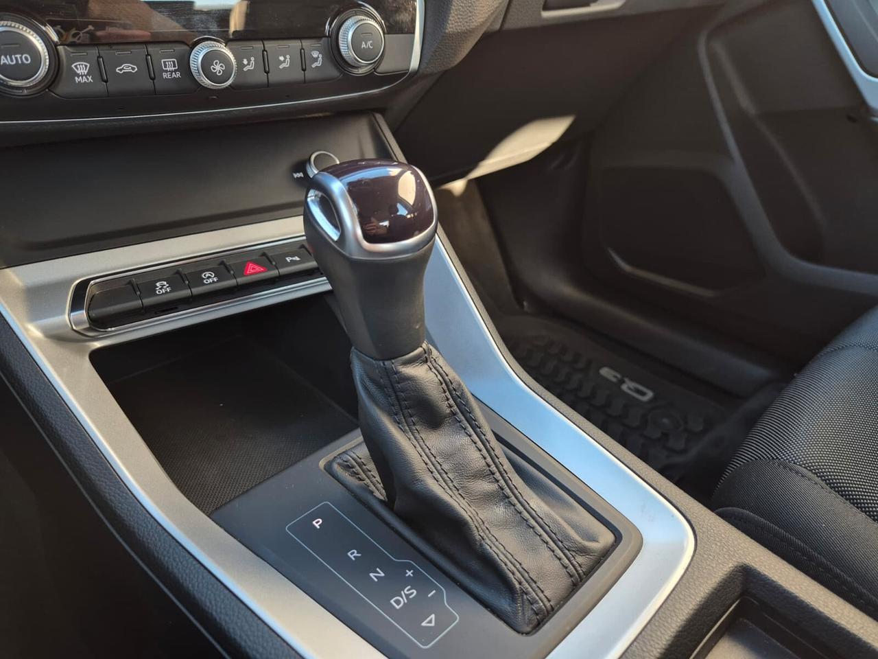 Audi Q3 35 TDI S-tronic Business Advanced