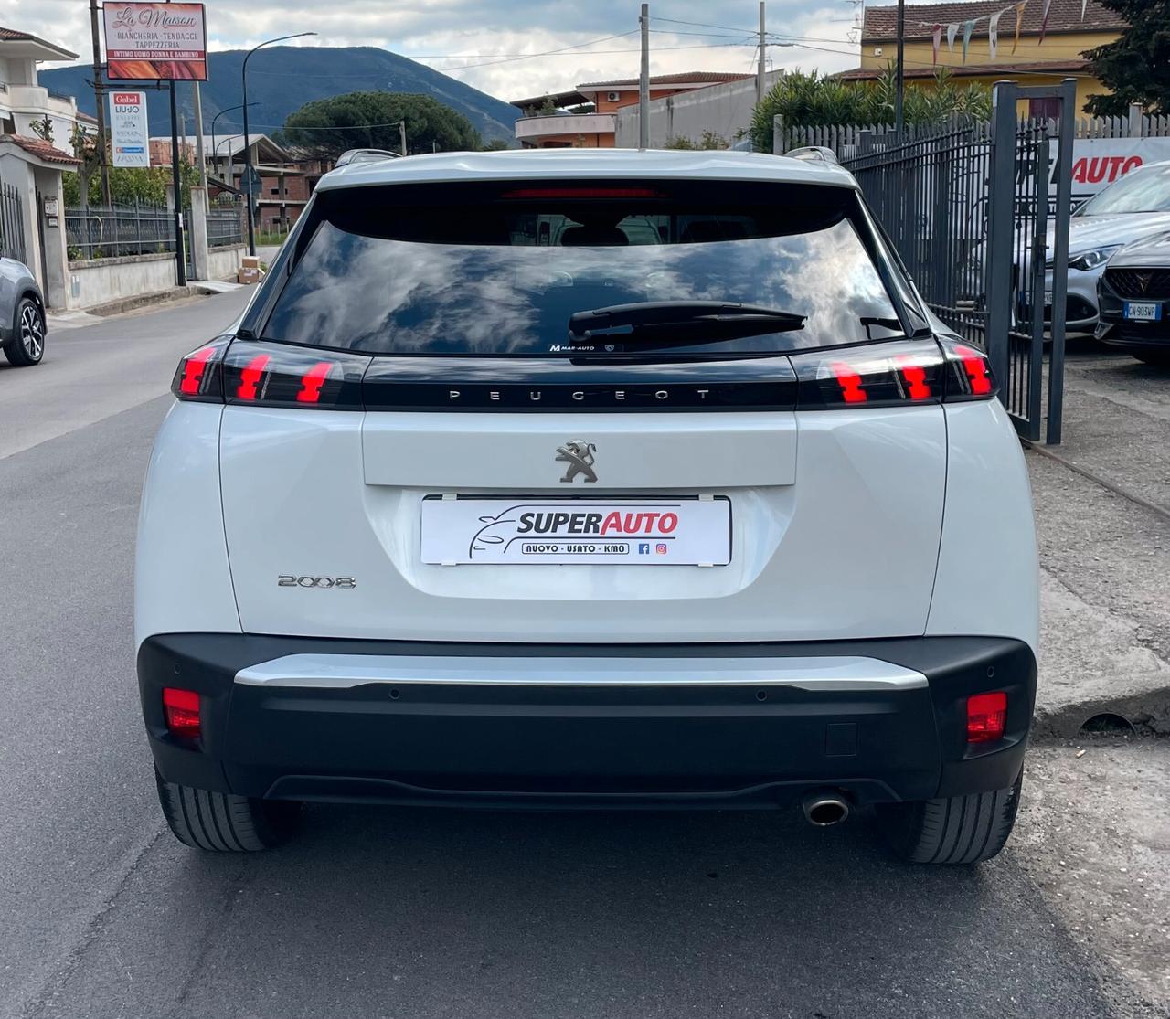 PEUGEOT 2008 BlueHDi 130 S&S EAT8 ALLURE