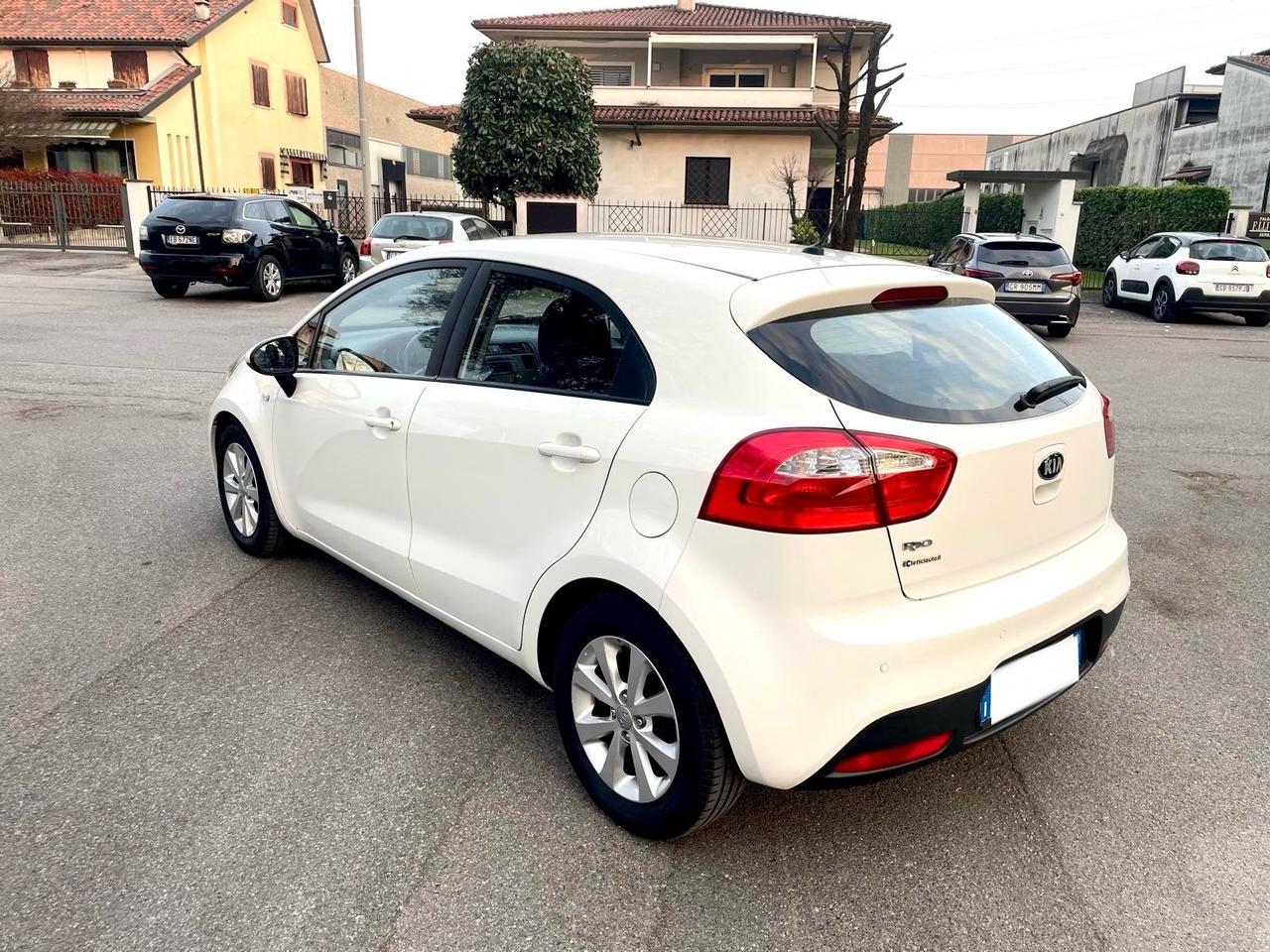 Kia Rio 1.2 CVVT 5p. Active Adatta ai Neopatentati 2014