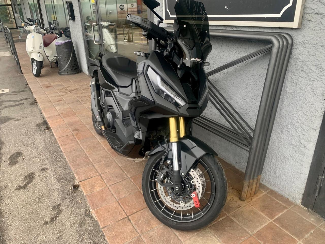 Honda X-ADV 750 Honda X-ADV 750 • Depotenziata A2 • Garanzia Honda 2030 • Akrapovic