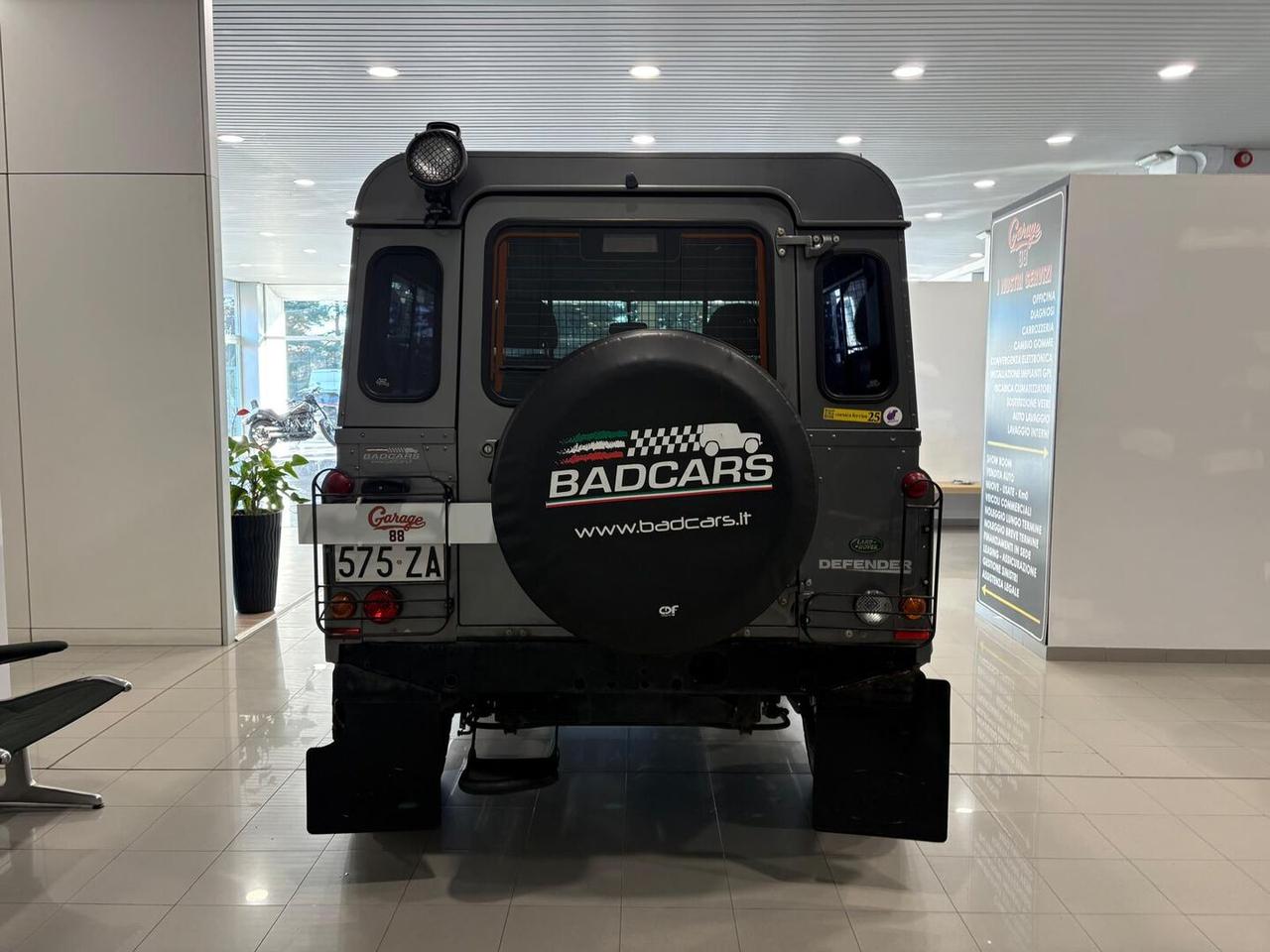 Land Rover Defender VI 2007 90 Defender 90 2.4 td E