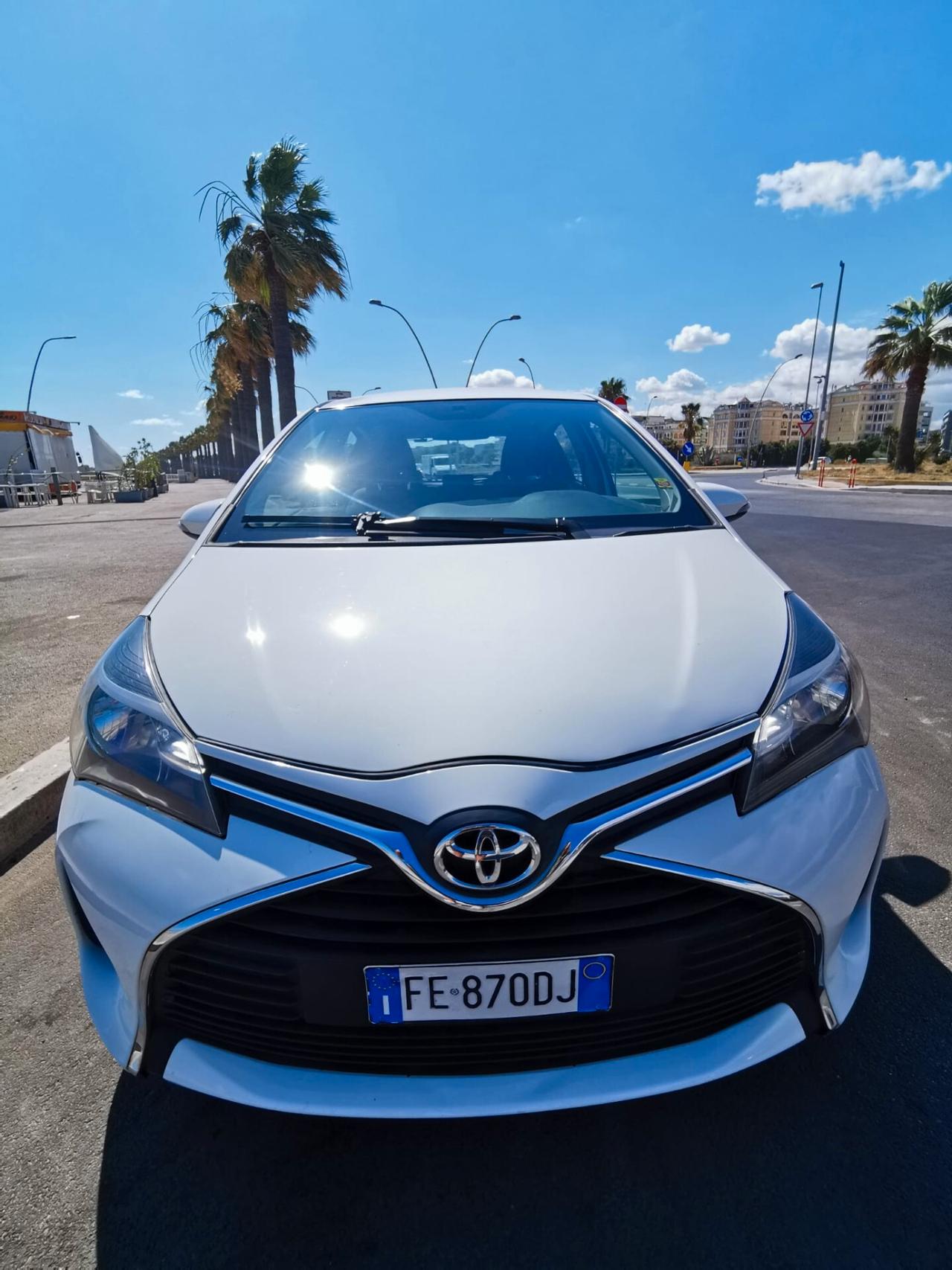 Toyota Yaris 1.4 D-4D 5 porte Lounge 2016