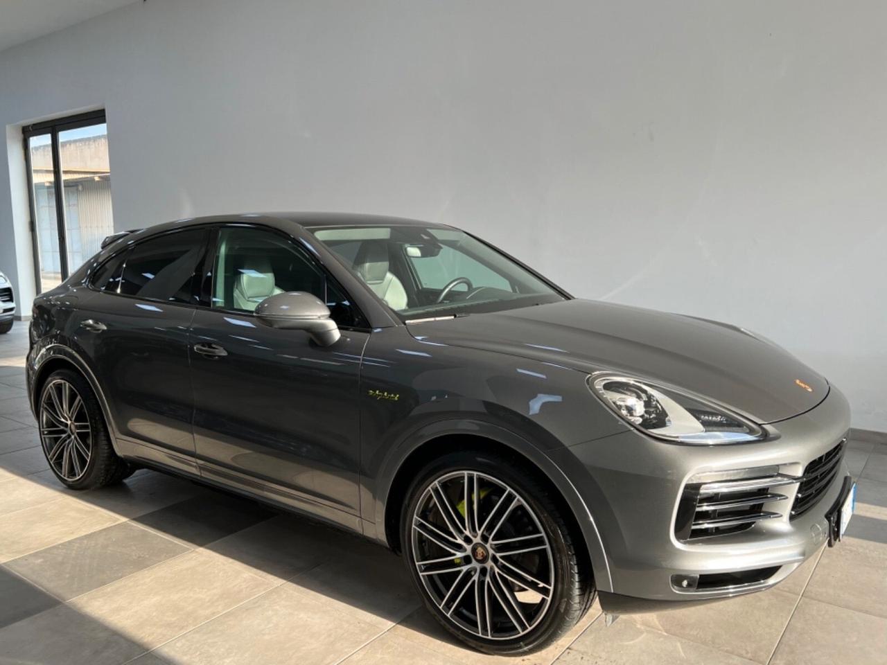 Porsche Cayenne Coupé 3.0 V6 E-Hybrid - possibilità noleggio no scoring