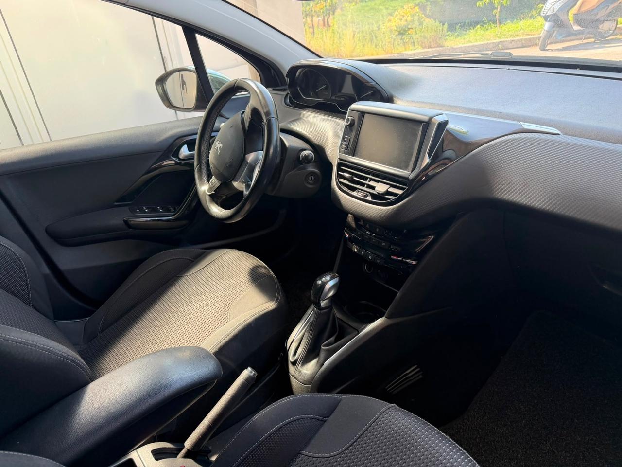 Peugeot 208 PureTech 82 5 porte Touch