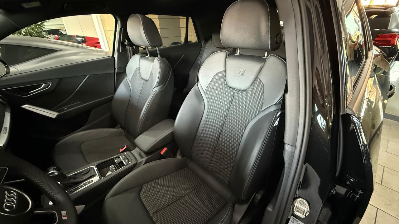 Audi Q2 35 TDI S tronic Identity Black TETTO
