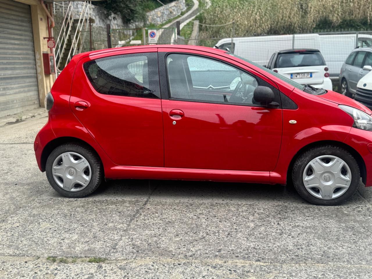 Toyota Aygo 1.0 12v 5 porte Now 2009