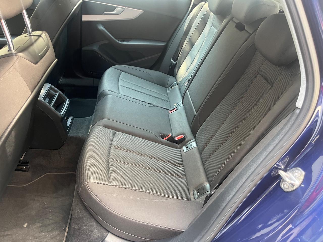 Audi A4 Avant 40 TDI S tronic Business Advanced