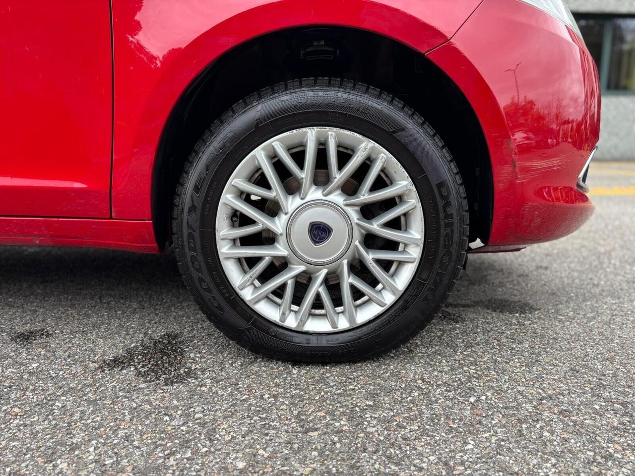 Lancia Ypsilon 0.9 TwinAir *NEOPATENTATI*METANO*