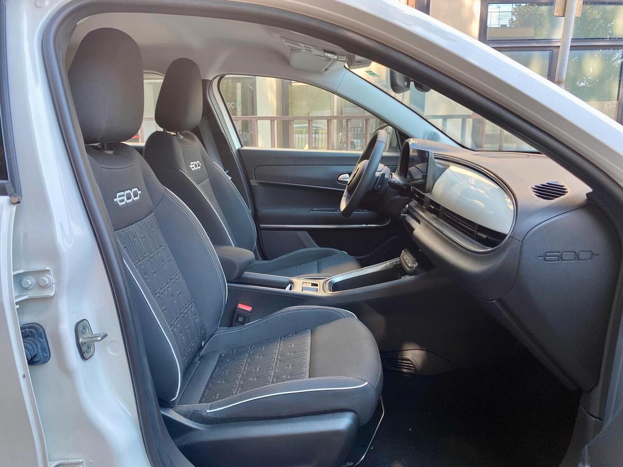 Fiat 600 Hybrid 145 CV DCT MHEV Pop