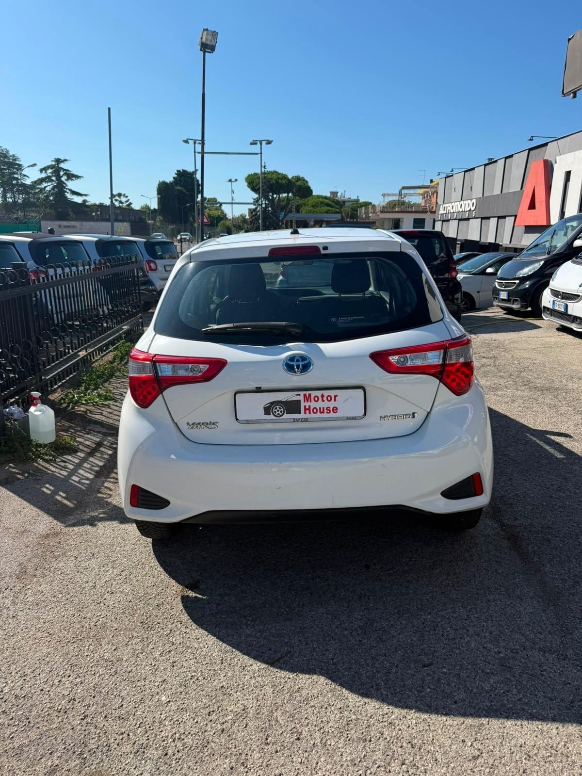 Toyota Yaris 1.5 Hybrid 5 porte Business