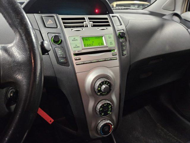 TOYOTA Yaris 1.3 3 porte AUTOMATICA