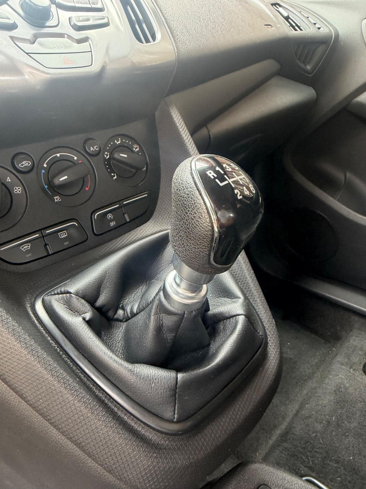 Ford Tourneo Connect 1.6 TDCi 115 CV Titanium