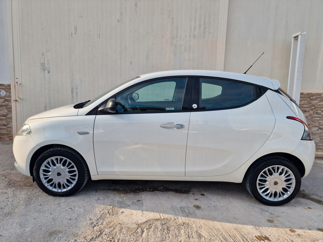 Lancia Ypsilon 1.2 benzina/gpl 70cv