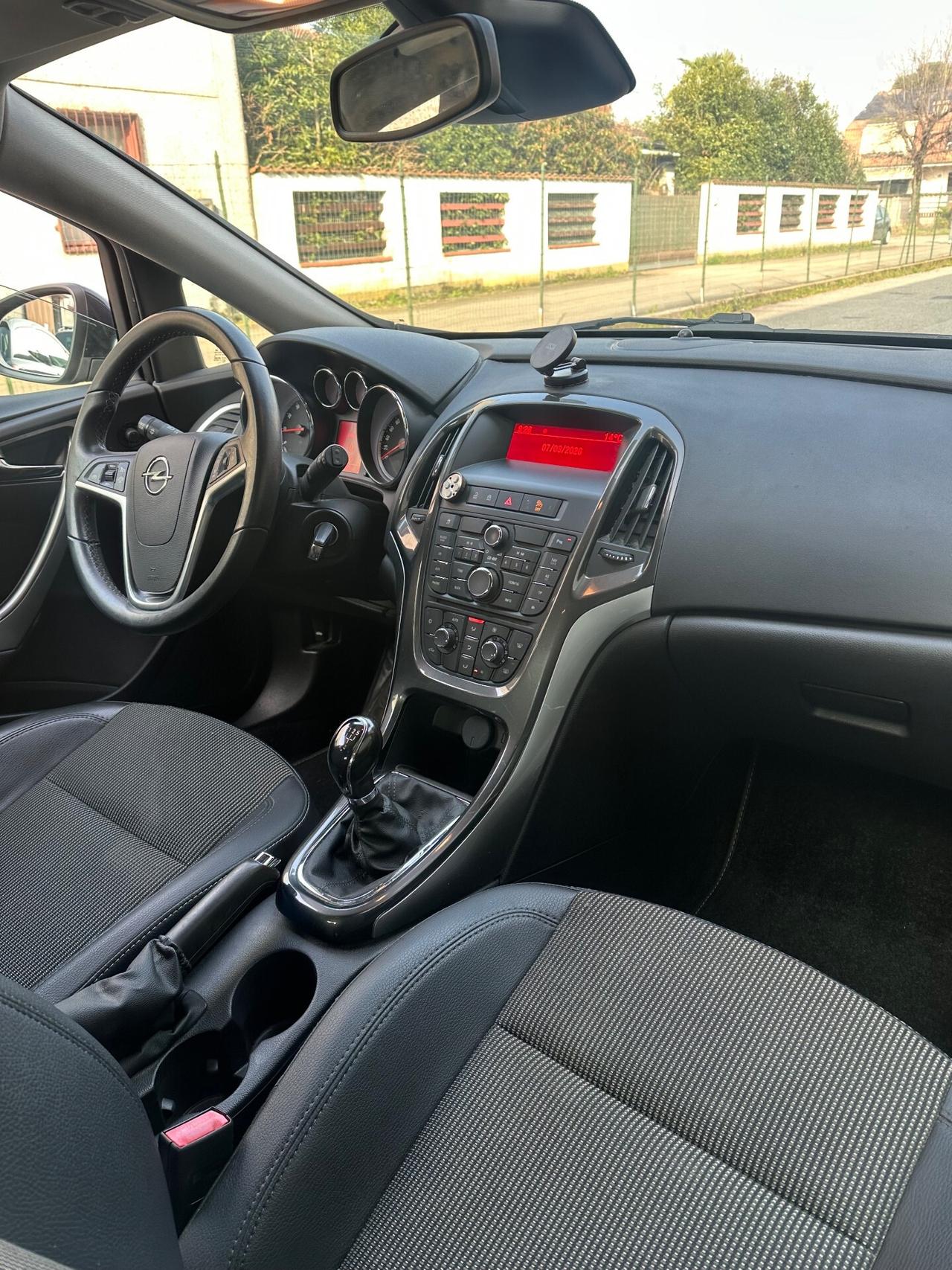 Opel Astra 1.4 100CV 5 porte Cosmo