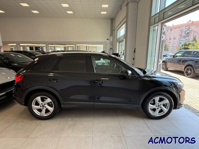 AUDI Q3 40 TDI quattro S tronic Business Advanced