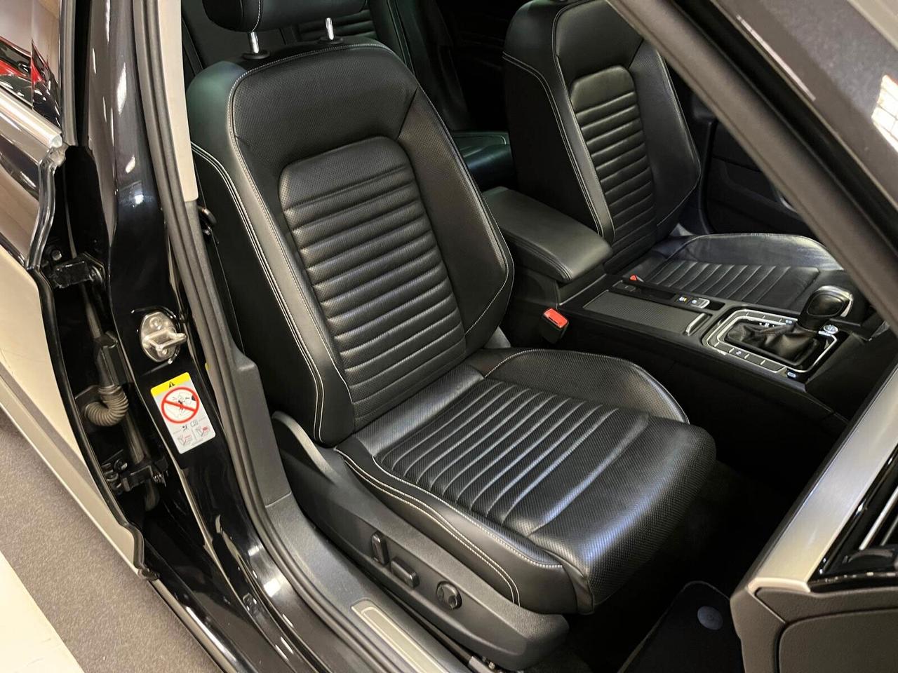 Volkswagen Passat Variant 2.0 TDI SCR 200 CV DSG R-LINE