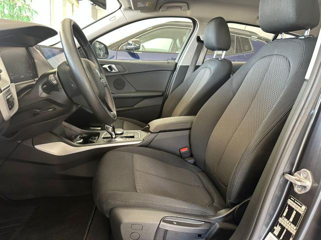 BMW 118 d 5p. Advantage UNIPRO+NAVI+CARPLAY+PDC!