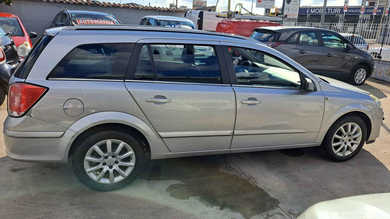 Opel Astra 1.6 16V Twinport Station Wagon Cosmo
