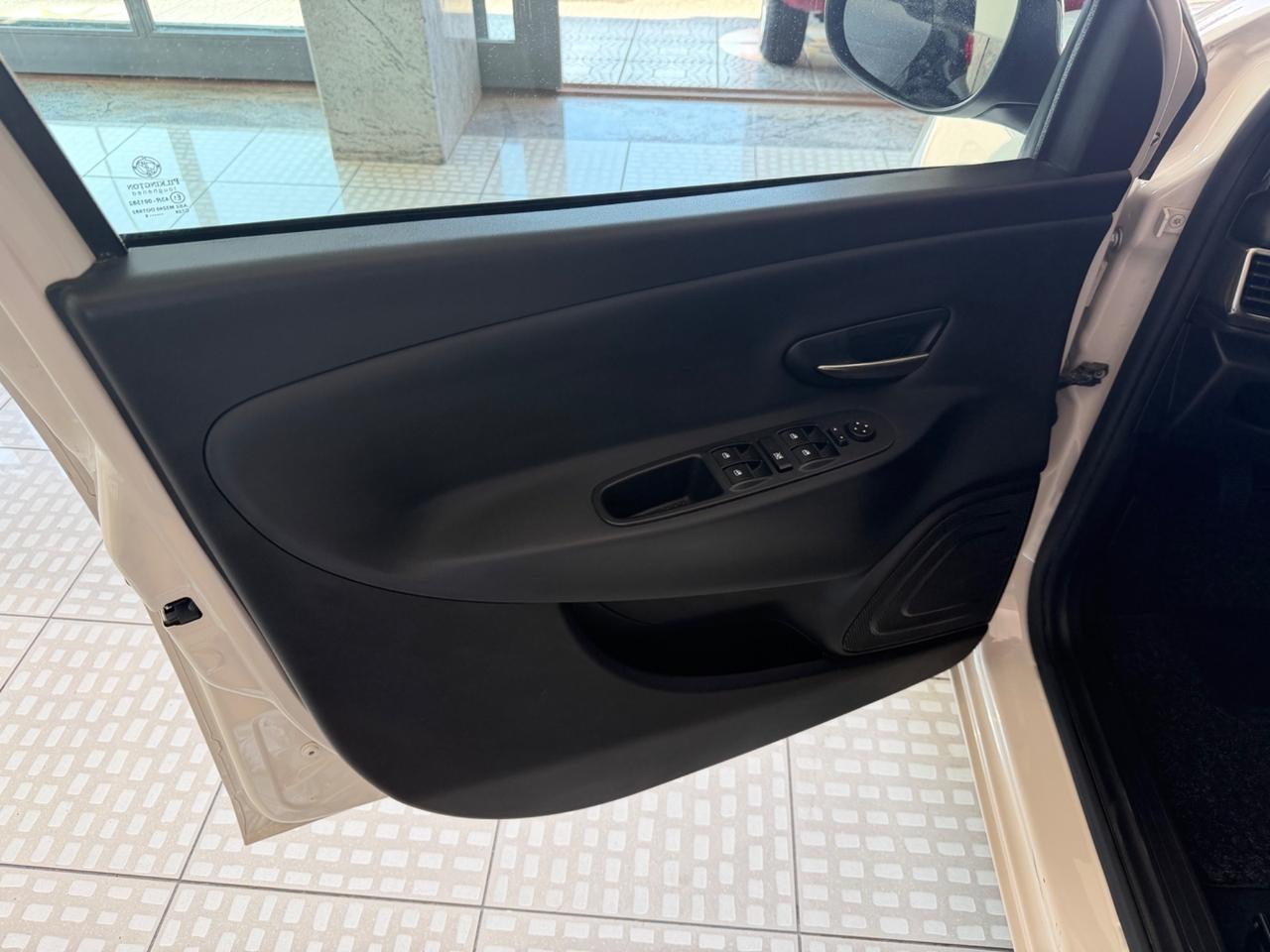 Lancia Ypsilon 1.2 69 CV 5 porte GPL Ecochic Gold