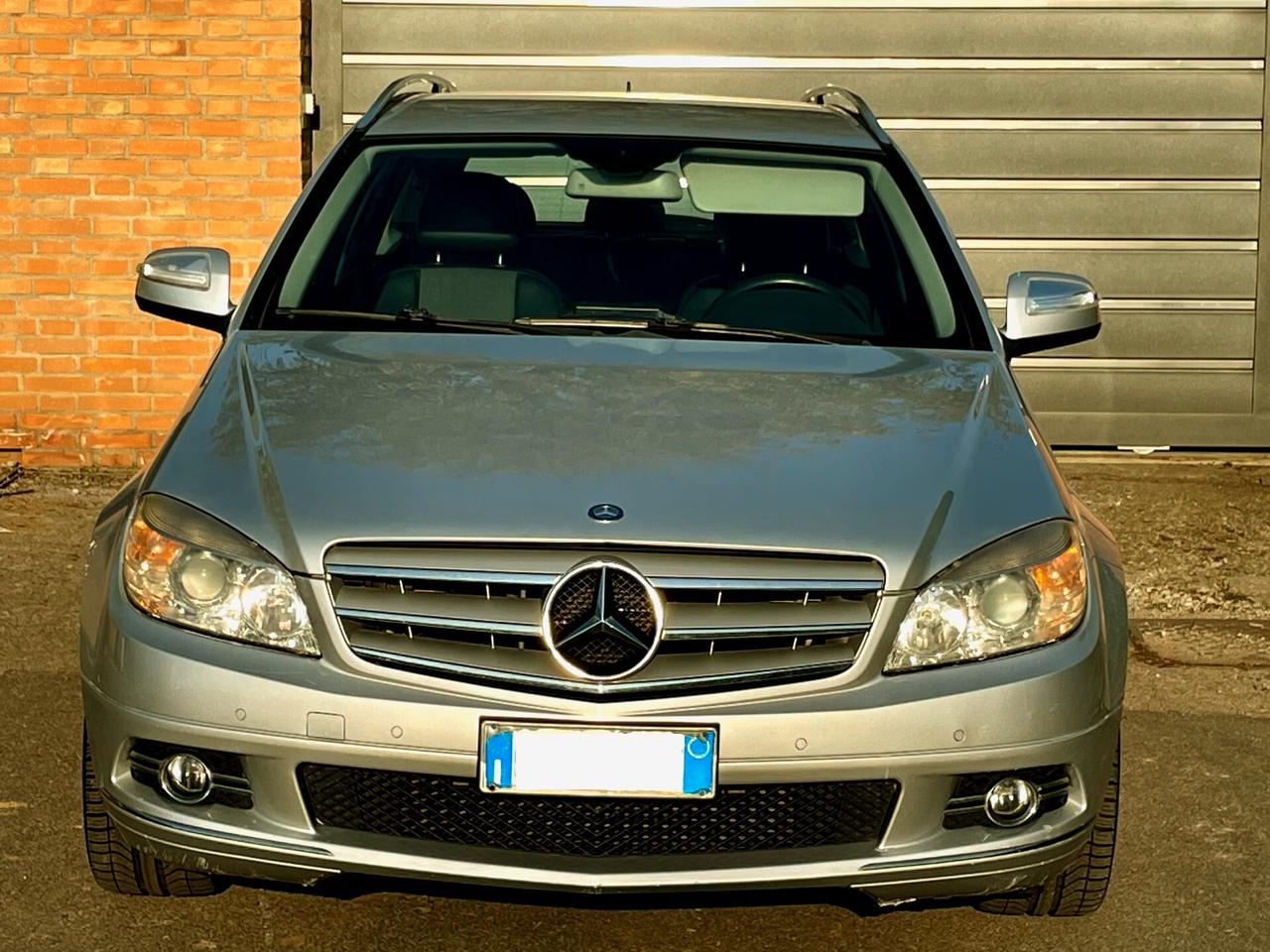MERCEDES C220d aut.-AVANTGARDE-Pelle.Navi-FULL