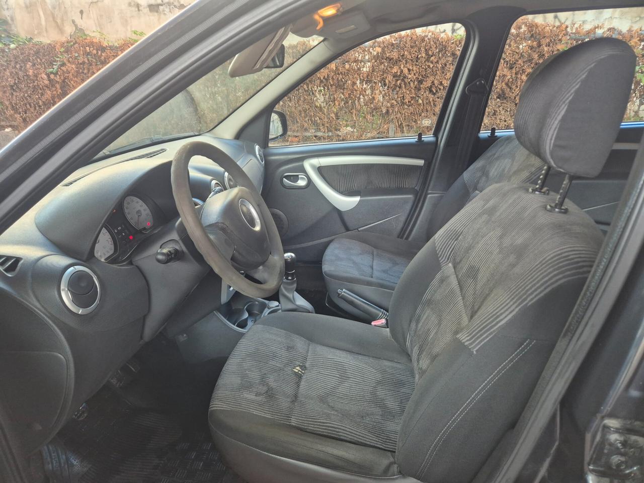 Dacia Logan 7 POSTI 1.5 GPL GAS ACCESSORIATA 2011