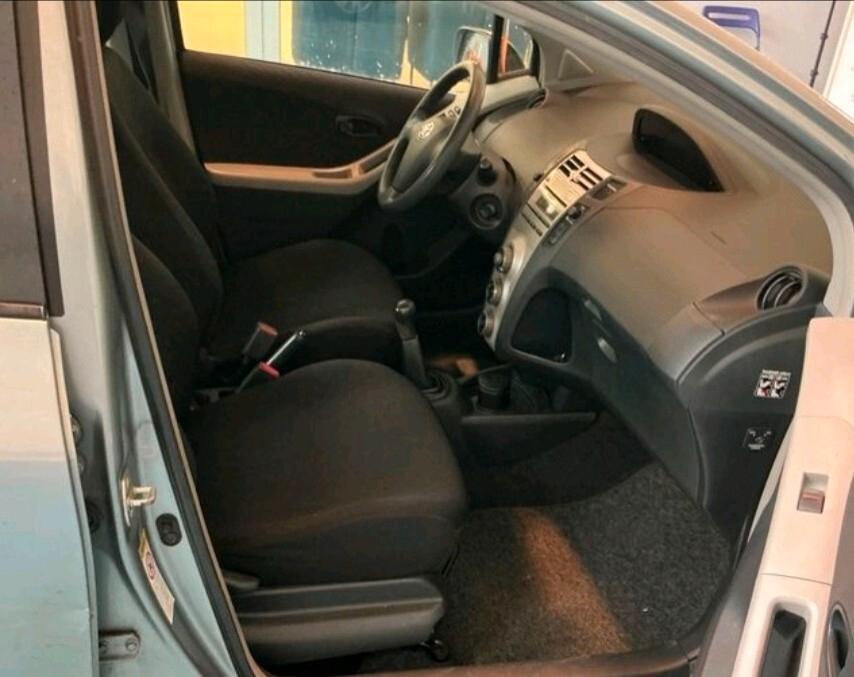 Toyota Yaris 1.0 5 porte Sol