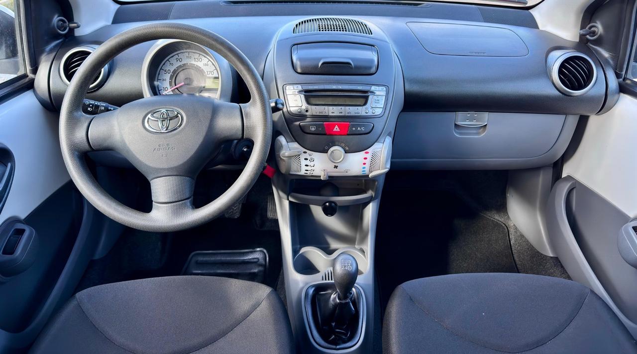 Toyota Aygo 1.0 12V VVT-i 5 porte Deep Ocean Connect