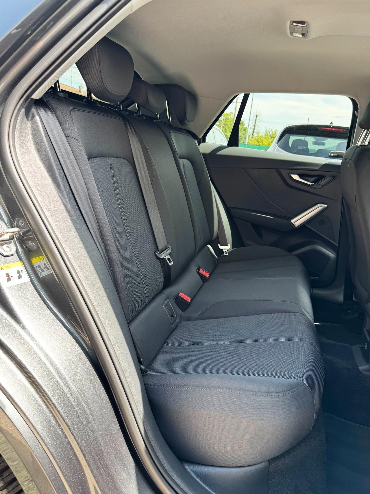 Audi Q2 2.0 TDI S line tronic | GARANZIA 3 ANNI