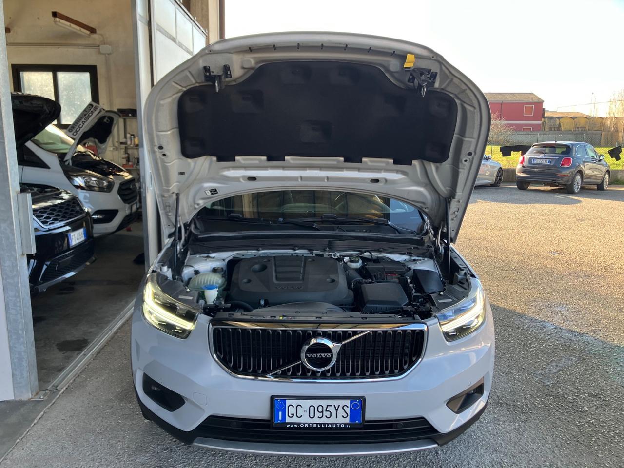 VOLVO XC40 D3 AWD Geartronic Momentum Pro IVA DEDUCIBILE