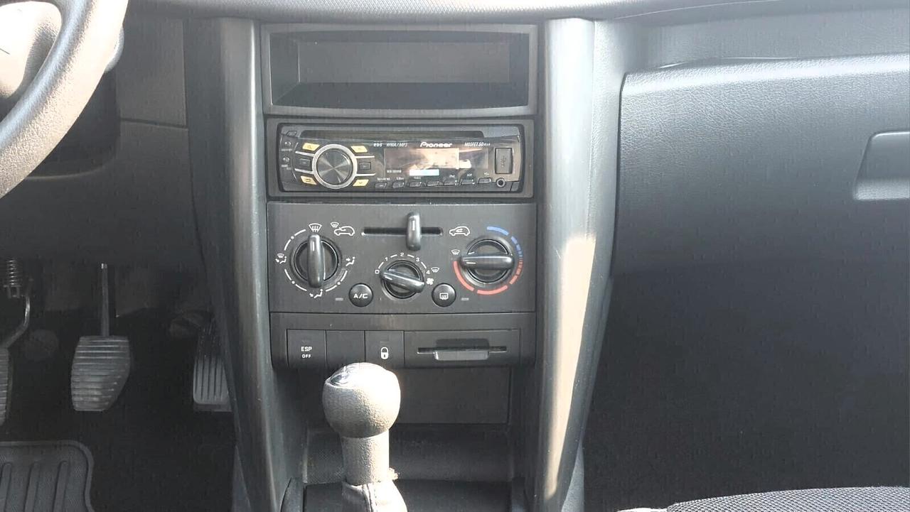 Peugeot 207 1.4 benzina Neopatentati