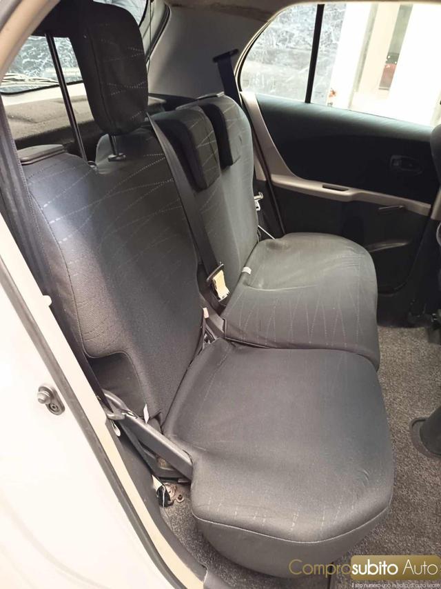 TOYOTA Yaris 1.0 5 porte