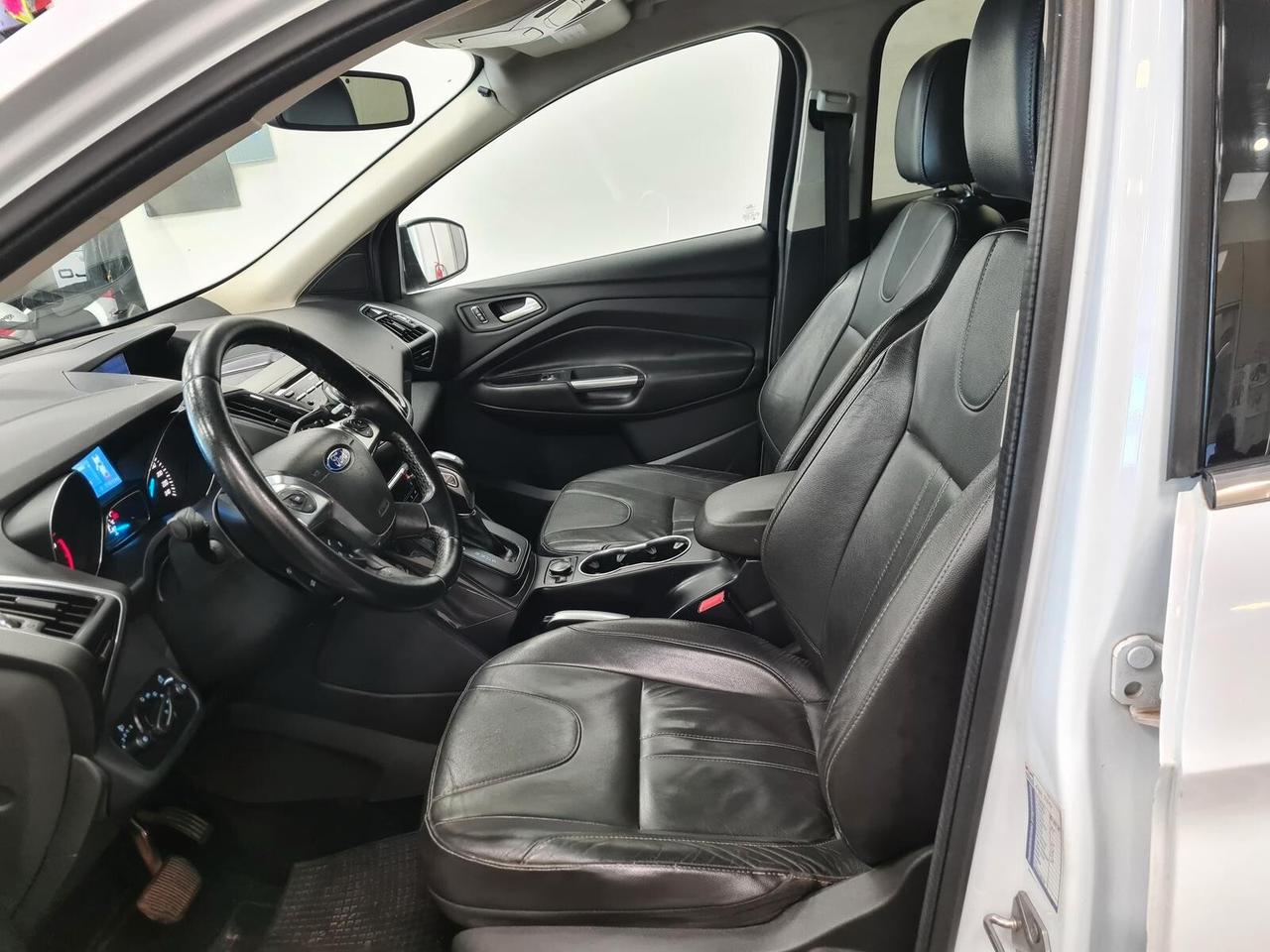 Ford Kuga 2.0 TDCI 140 CV 4WD Powershift Titanium