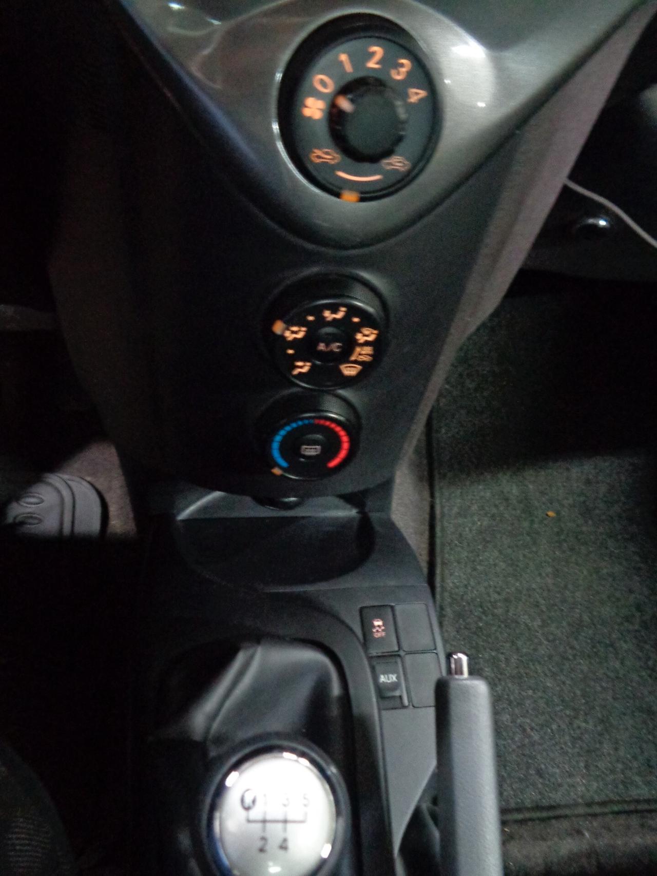 Toyota iQ 1.0 Sol