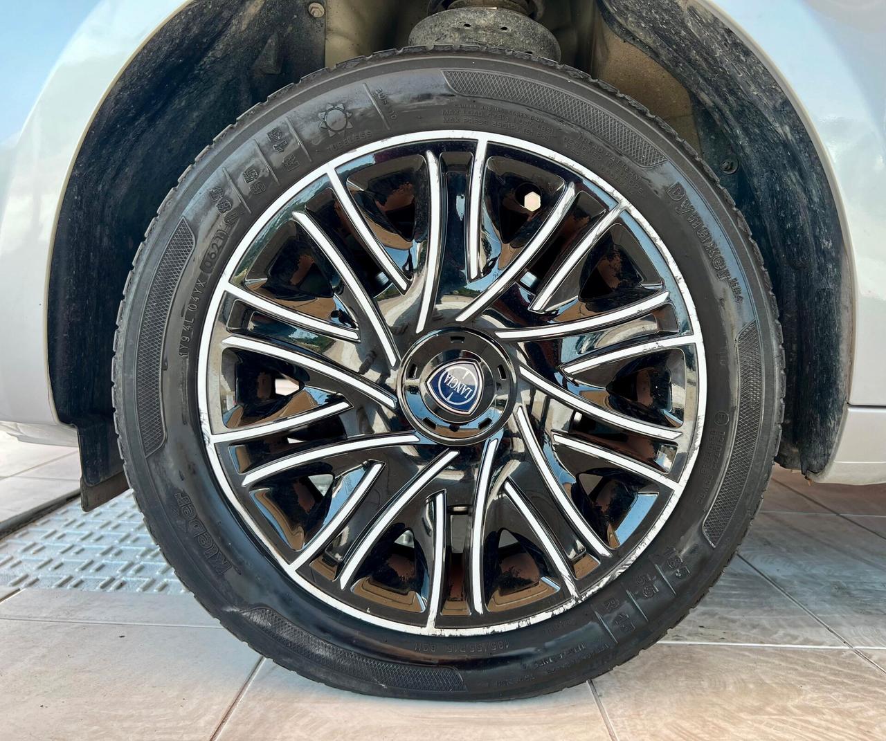 LANCIA Ypsilon 3ª serie Ypsilon 1.2 69 CV 5 po...