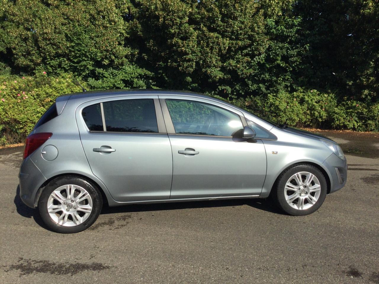 Opel Corsa 1.2 Gpl Neopatentati euro 5B- 2012