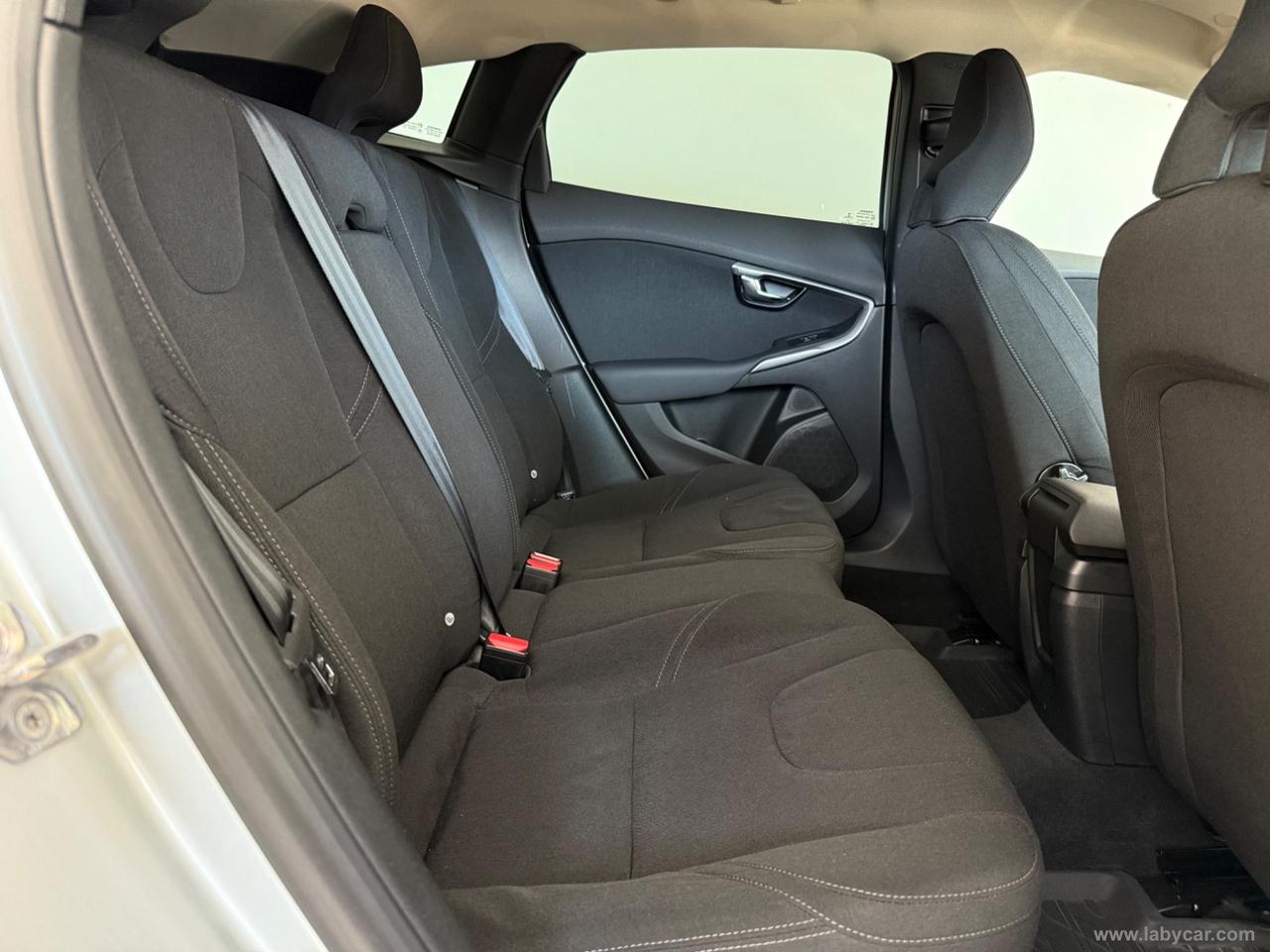 VOLVO V40 D2 Business