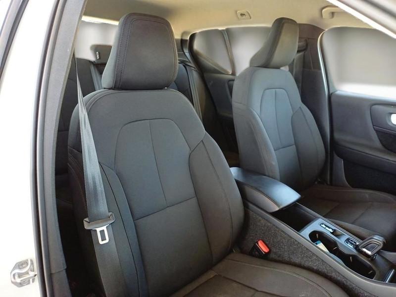 VOLVO XC40 T2 AUTOMATICO MOMENTUM SUV