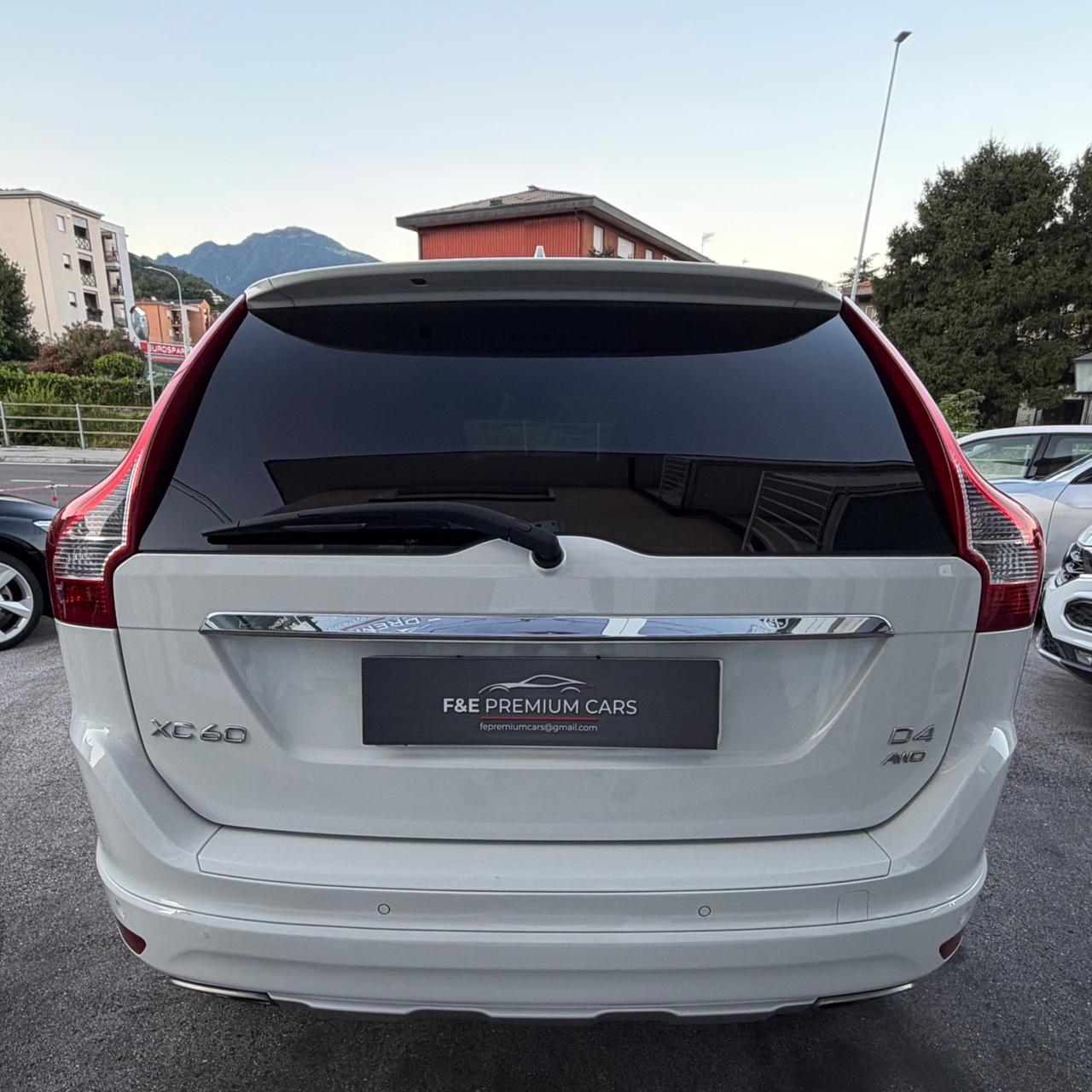 Volvo XC60 D4 AWD Geartronic R-design Momentum