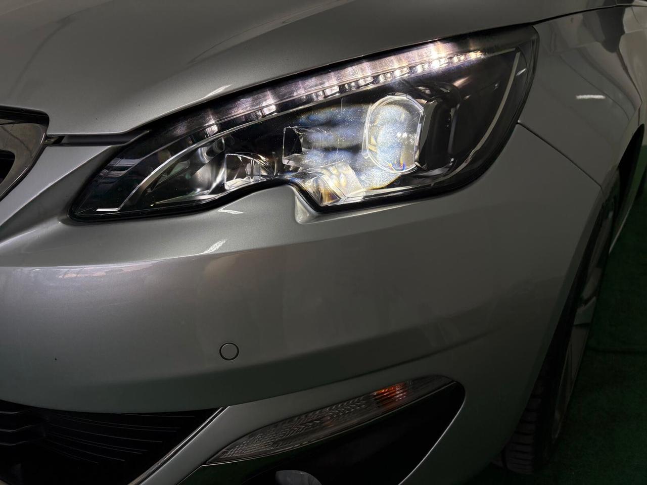 Peugeot 308 1.6 e-HDi 115cv Allure