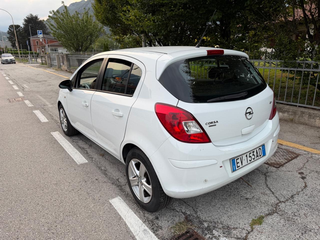 Opel Corsa 1.2 85CV 5 porte GPL-TECH Edition