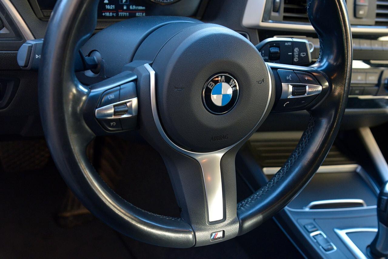 Bmw 118 i 5p. Advantage Steptronic Traz. Posteriore
