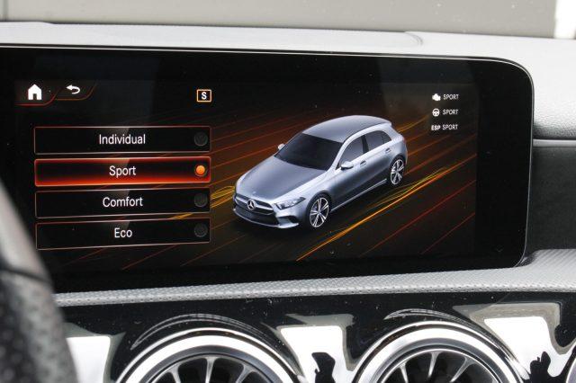 MERCEDES-BENZ A 180 dAutomatic AMGLine Premium Night Edition Uniprop.