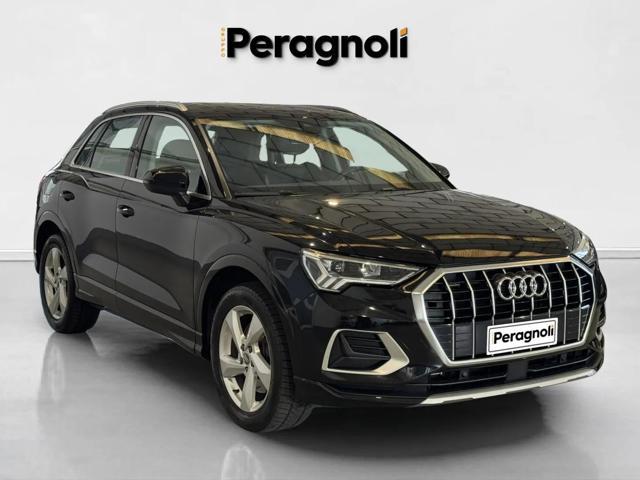 AUDI Q3 40 TFSI quattro S tronic Business Advanced