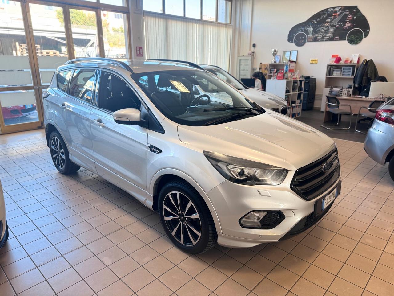 Ford Kuga 2.0 TDCI 150 CV S&S 4WD Powershift ST-Line