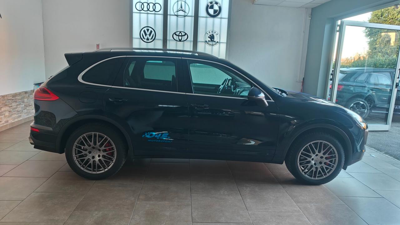 Porsche Cayenne 4.8 Turbo TipTronicS - FULL OPTIONAL